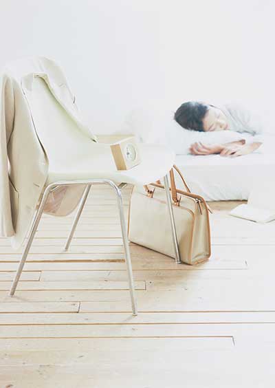 ストレスが睡眠を妨げることも多いです